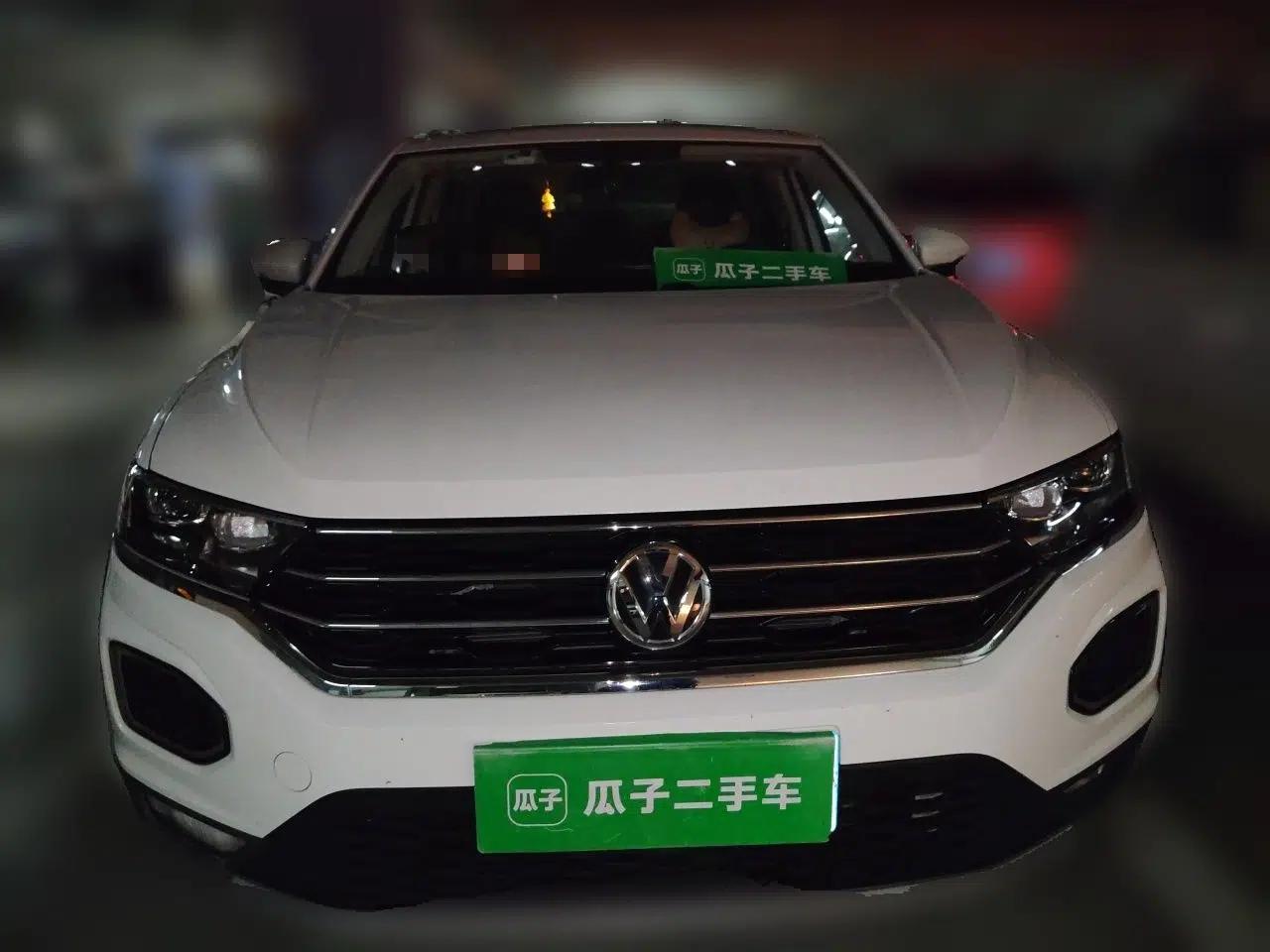 Volkswagen T-ROC 2020 230TSI DSG Two-Wheel Drive Advanced Version — миниатюра 2