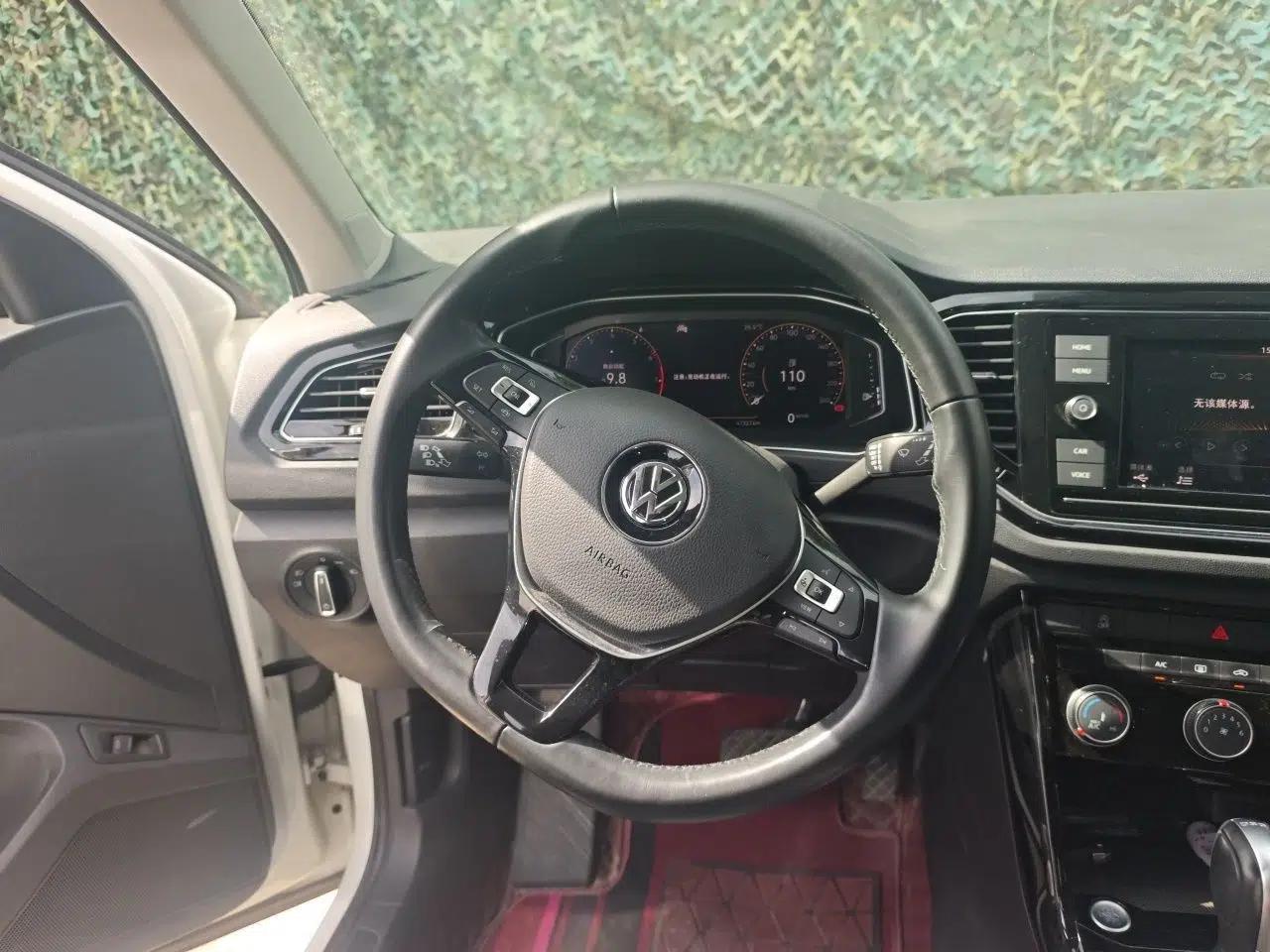 Volkswagen T-ROC 2020 280TSI DSG Two-Wheel Drive Comfort Version — миниатюра 11