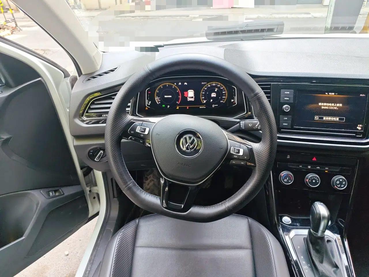 Volkswagen T-ROC 2020 280TSI DSG Two-Wheel Drive Comfort Version — миниатюра 11