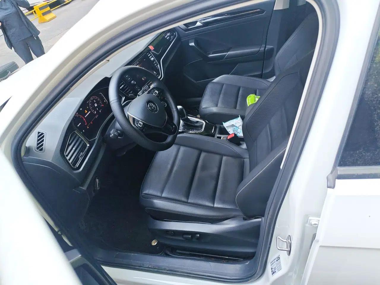 Volkswagen T-ROC 2020 280TSI DSG Two-Wheel Drive Comfort Version — миниатюра 16