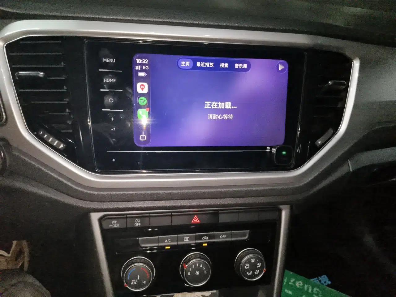 Volkswagen T-ROC 2021 280TSI DSG Two-Wheel Drive Elite Connect Edition — миниатюра 14