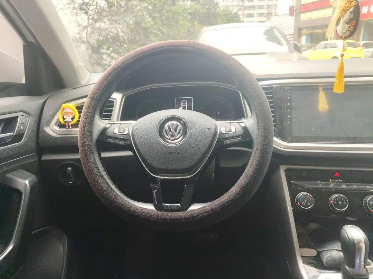 Volkswagen T-ROC 2018 230TSI DSG Two-Wheel Drive Advanced Version China V Standard — миниатюра 11