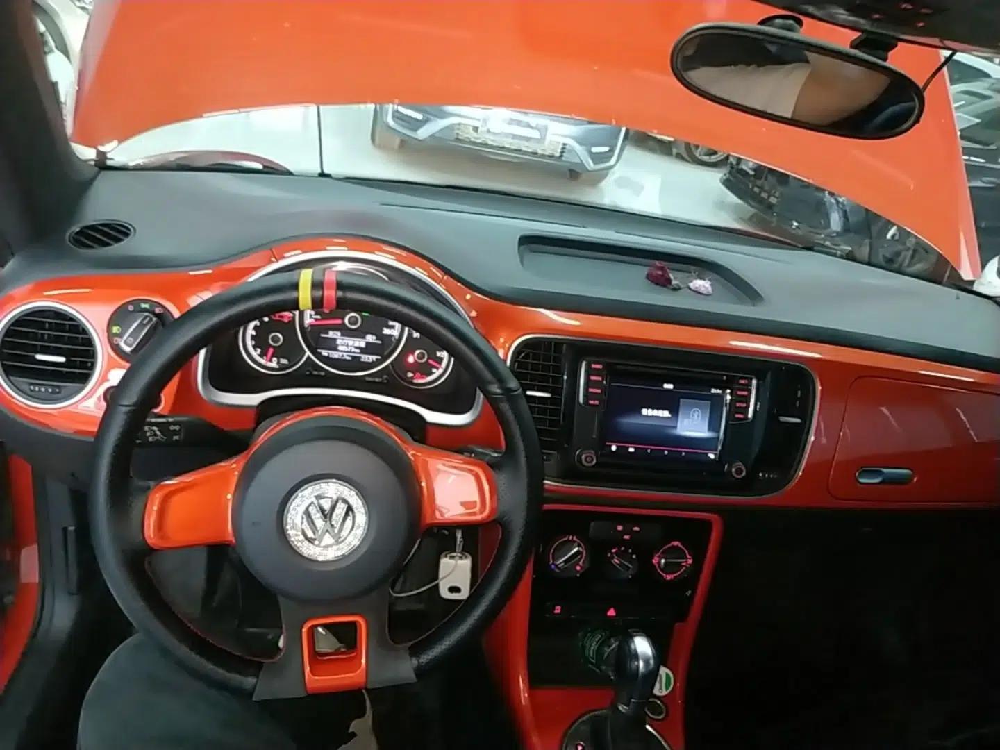 Volkswagen Beetle 2017 180TSI Yile Edition — миниатюра 13
