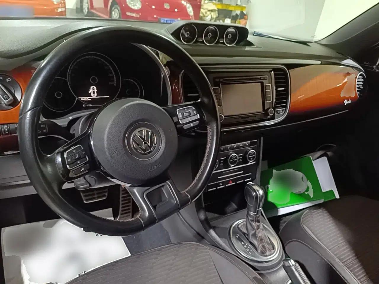 Volkswagen Beetle 2013 1.4TSI Fender Rock Edition — миниатюра 13