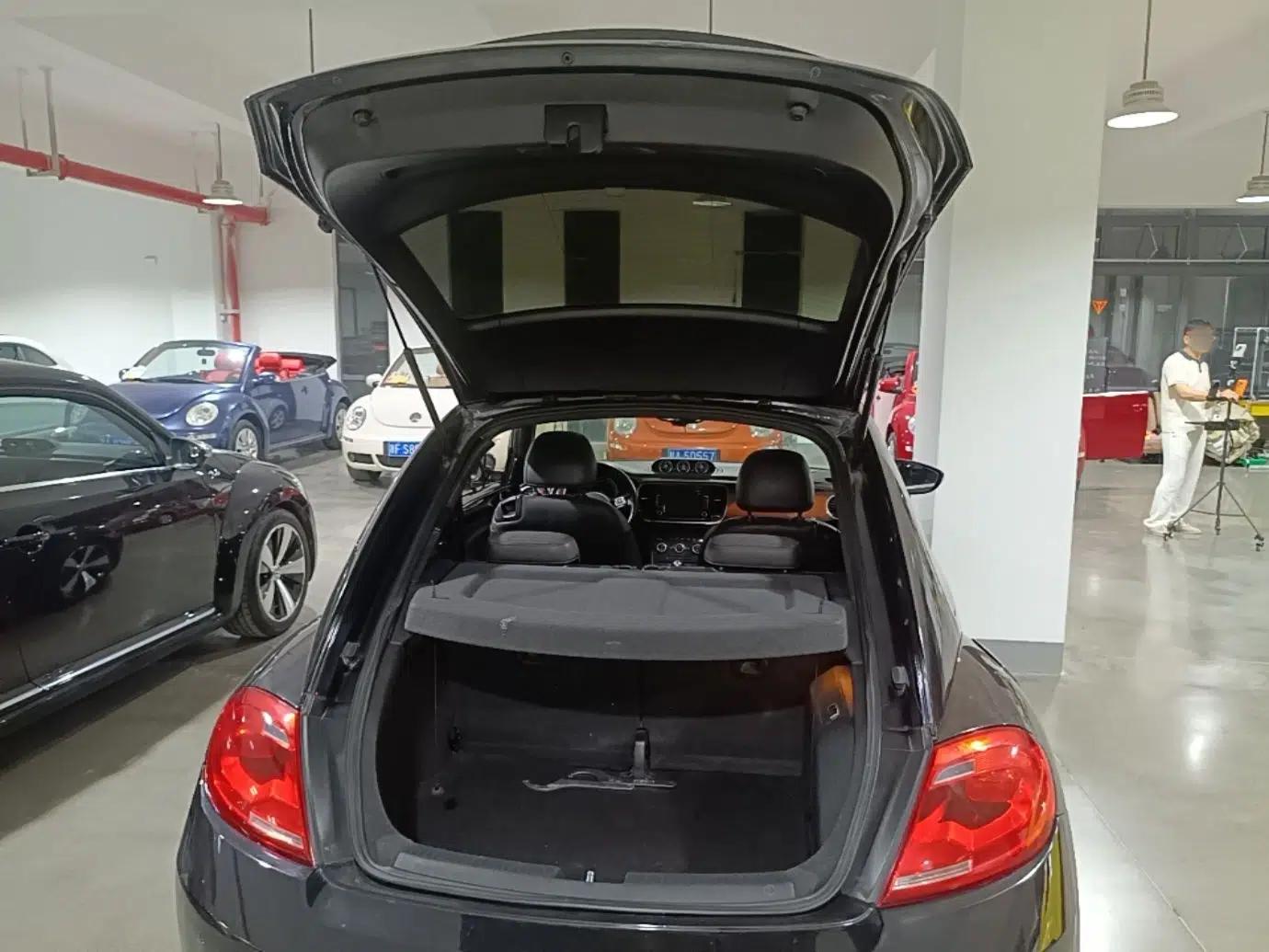 Volkswagen Beetle 2013 1.4TSI Fender Rock Edition — миниатюра 22