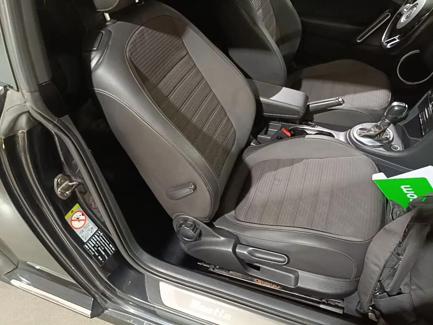 Volkswagen Beetle 2013 1.4TSI Fender Rock Edition — миниатюра 23