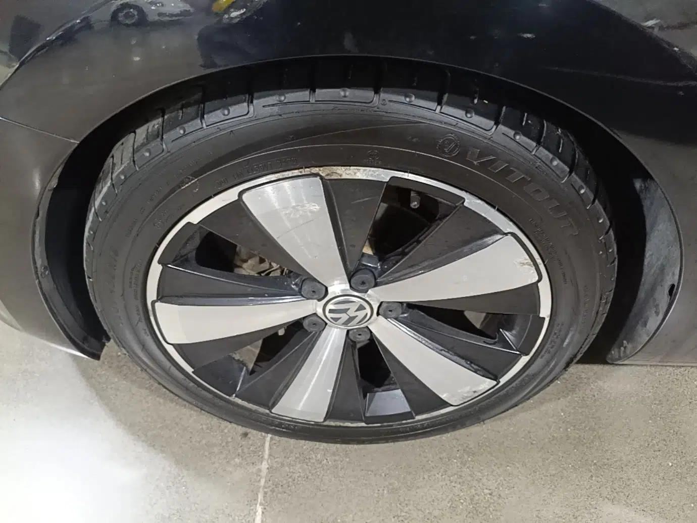 Volkswagen Beetle 2013 1.4TSI Fender Rock Edition — миниатюра 8