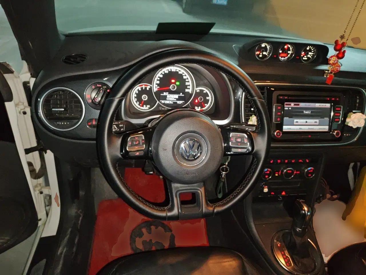 Volkswagen Beetle 2013 1.4TSI Luxury Model — миниатюра 11