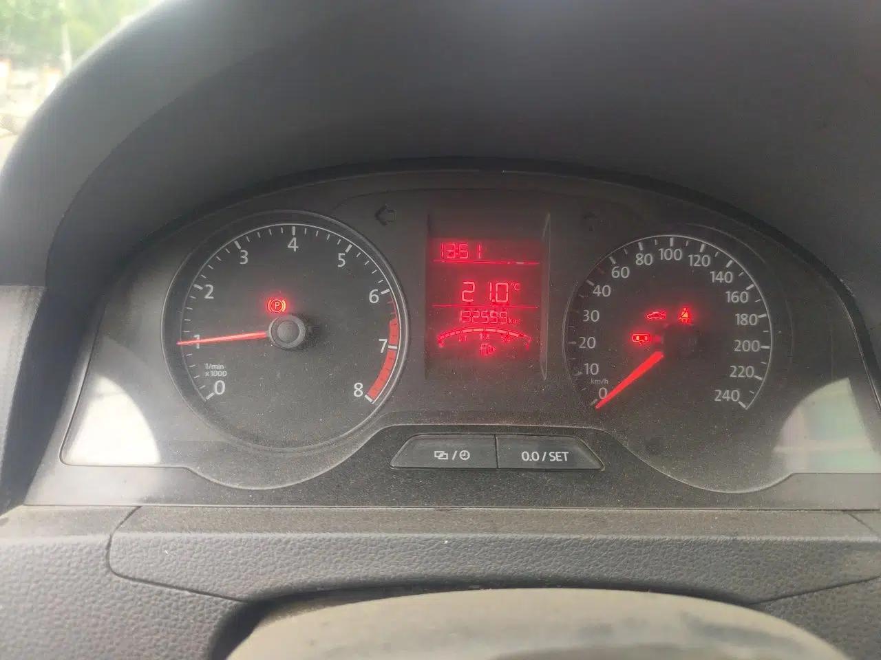 Volkswagen Santana 2015 1.6L Manual Fashion Edition — миниатюра 13
