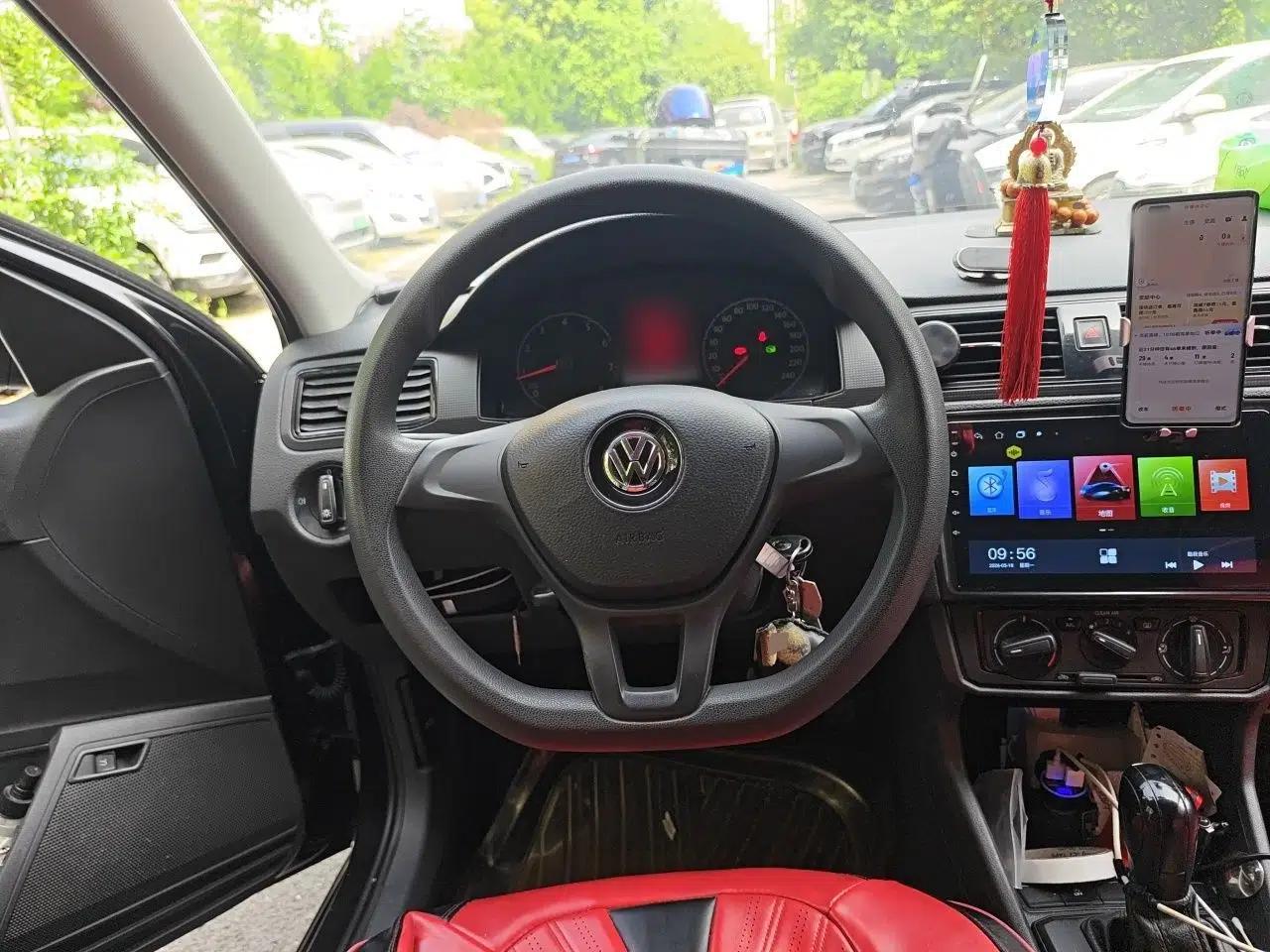 Volkswagen Santana 2021 1.5L Automatic Fashion Edition — миниатюра 11