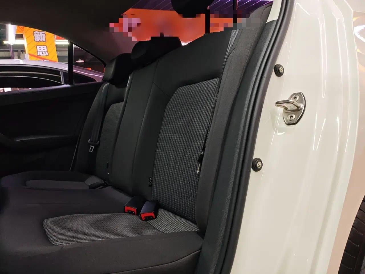 Volkswagen Santana 2021 1.5L Manual Fashion Edition — миниатюра 14