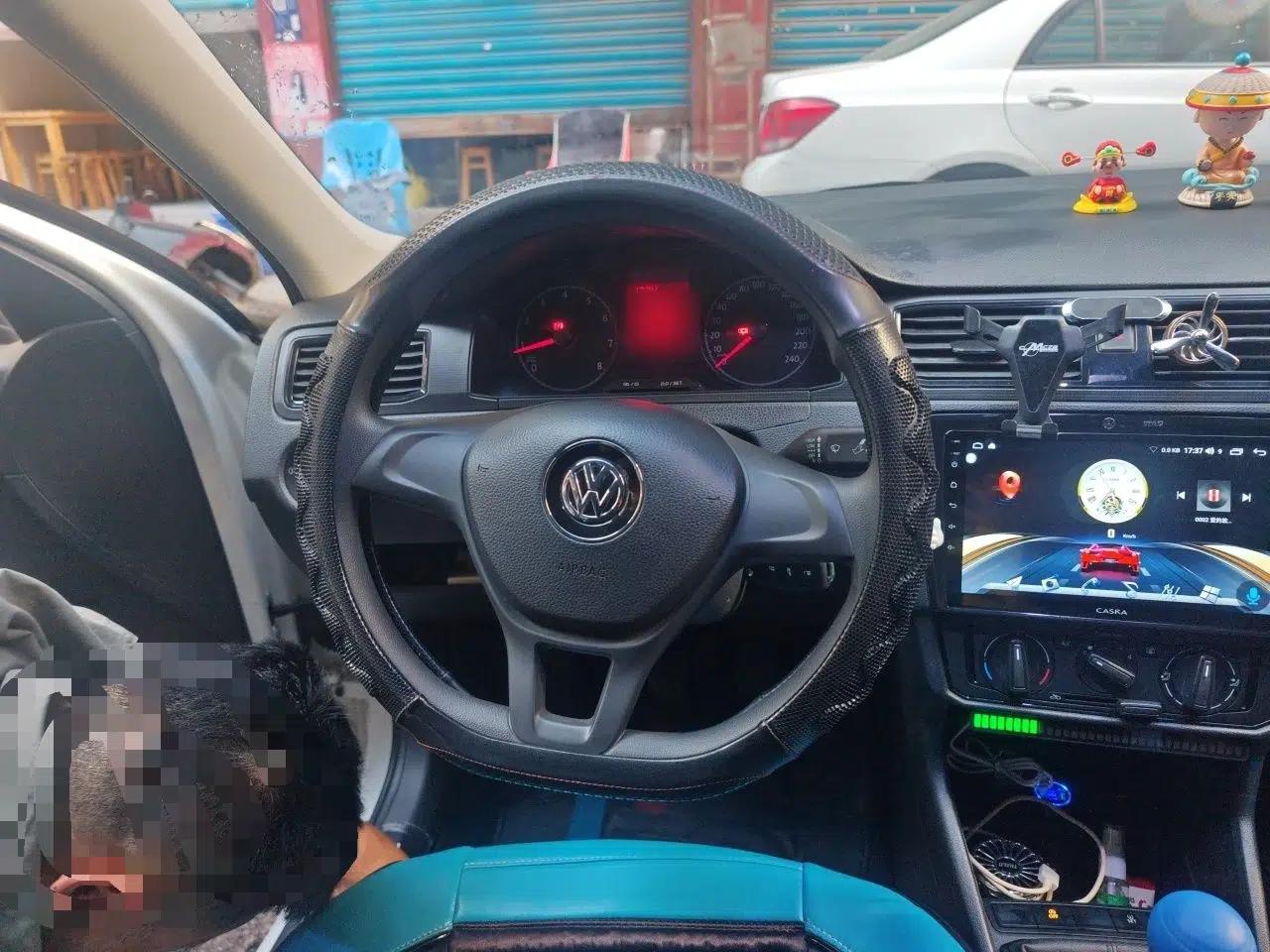 Volkswagen Santana 2021 1.5L Manual Fashion Edition — миниатюра 11