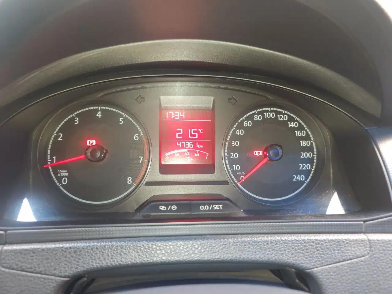 Volkswagen Santana 2021 1.5L Manual Fashion Edition — миниатюра 13