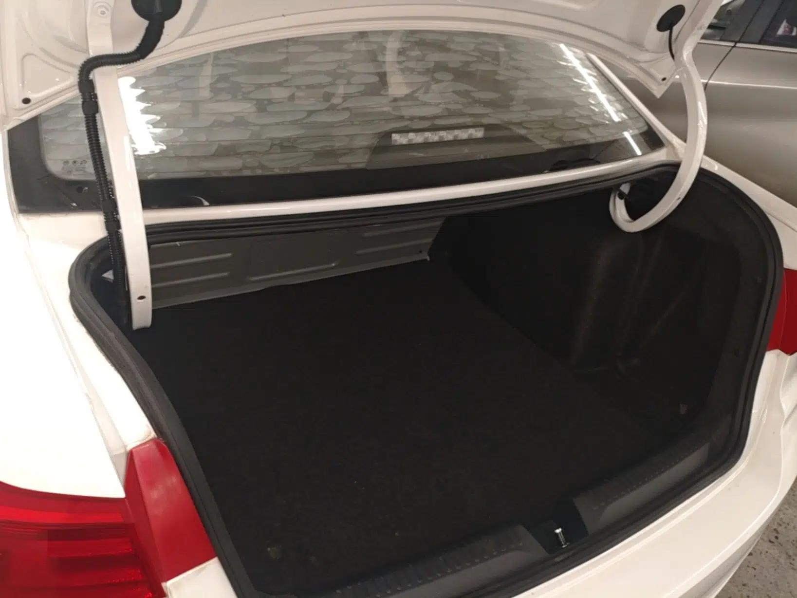 Volkswagen Santana 2019 1.5L Automatic Fashion Edition China VI — миниатюра 22