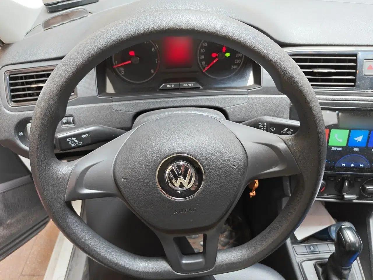 Volkswagen Santana 2021 1.5L Automatic Fashion Edition — миниатюра 11