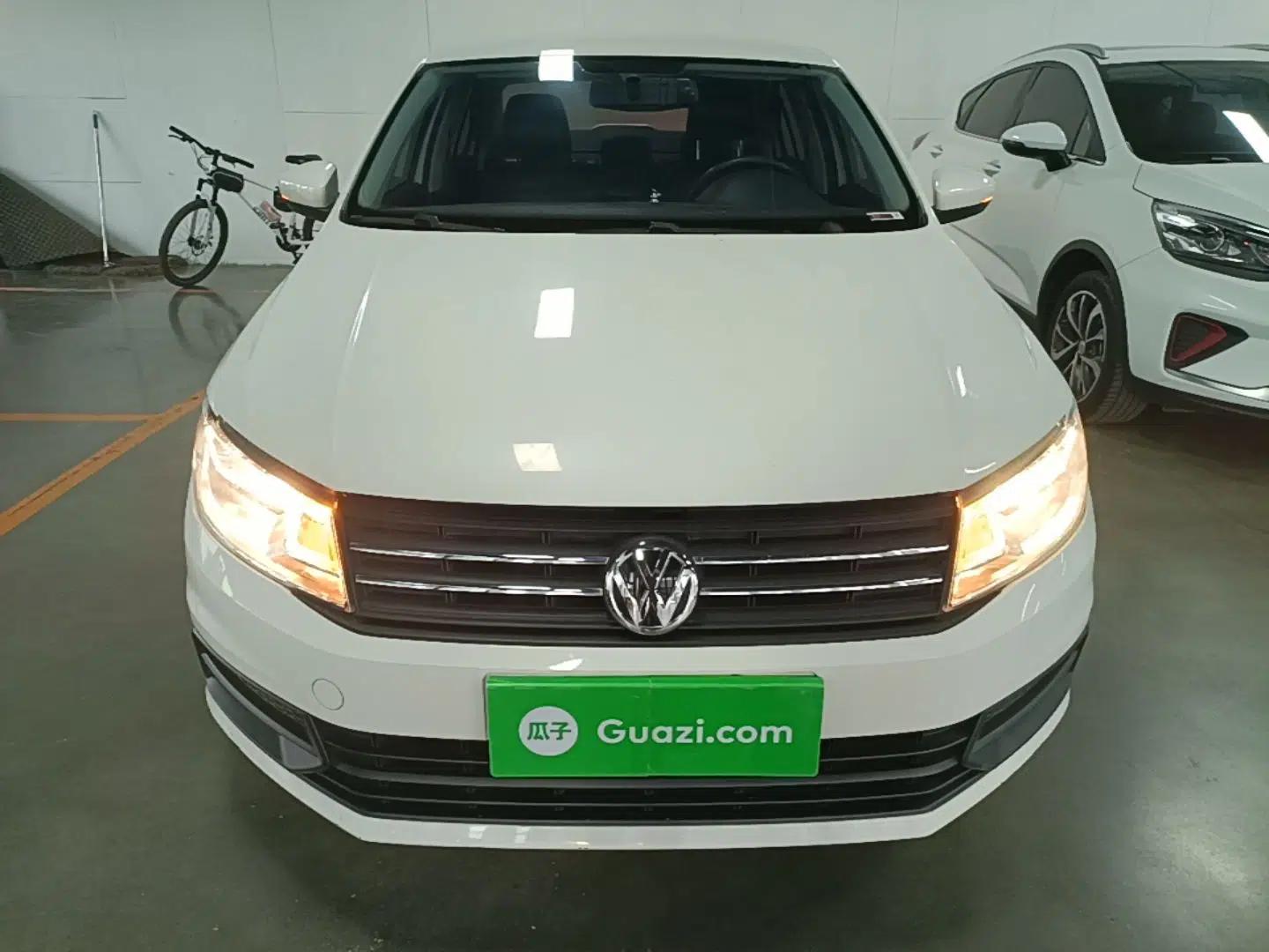 Volkswagen Santana 2016 1.6L Manual Fashion Edition — миниатюра 2