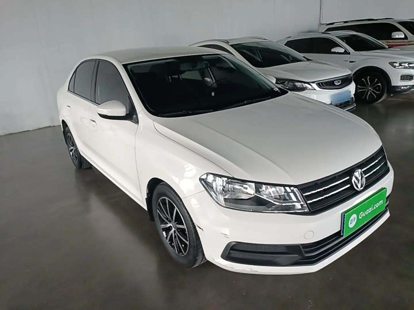 Volkswagen Santana 2016 1.6L Manual Fashion Edition — миниатюра 3