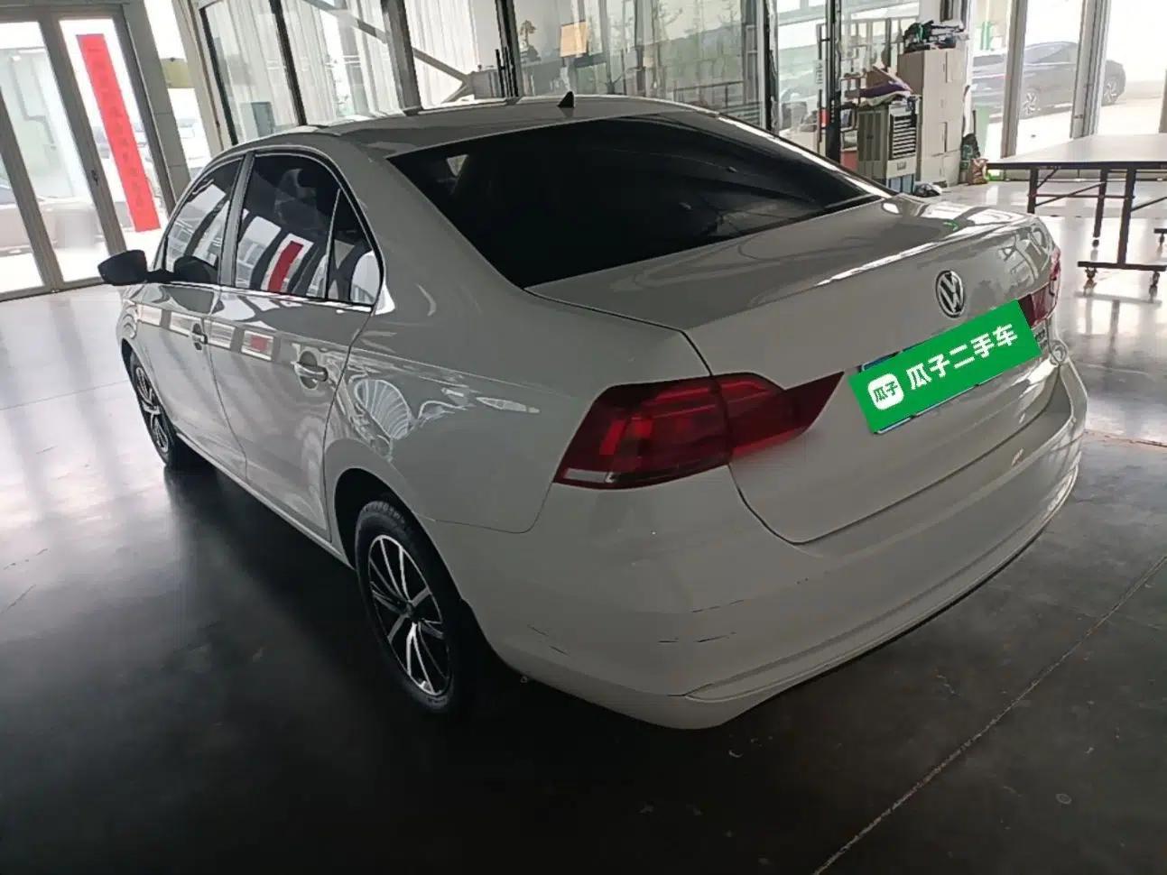 Volkswagen Santana 2016 1.6L Manual Fashion Edition — миниатюра 4