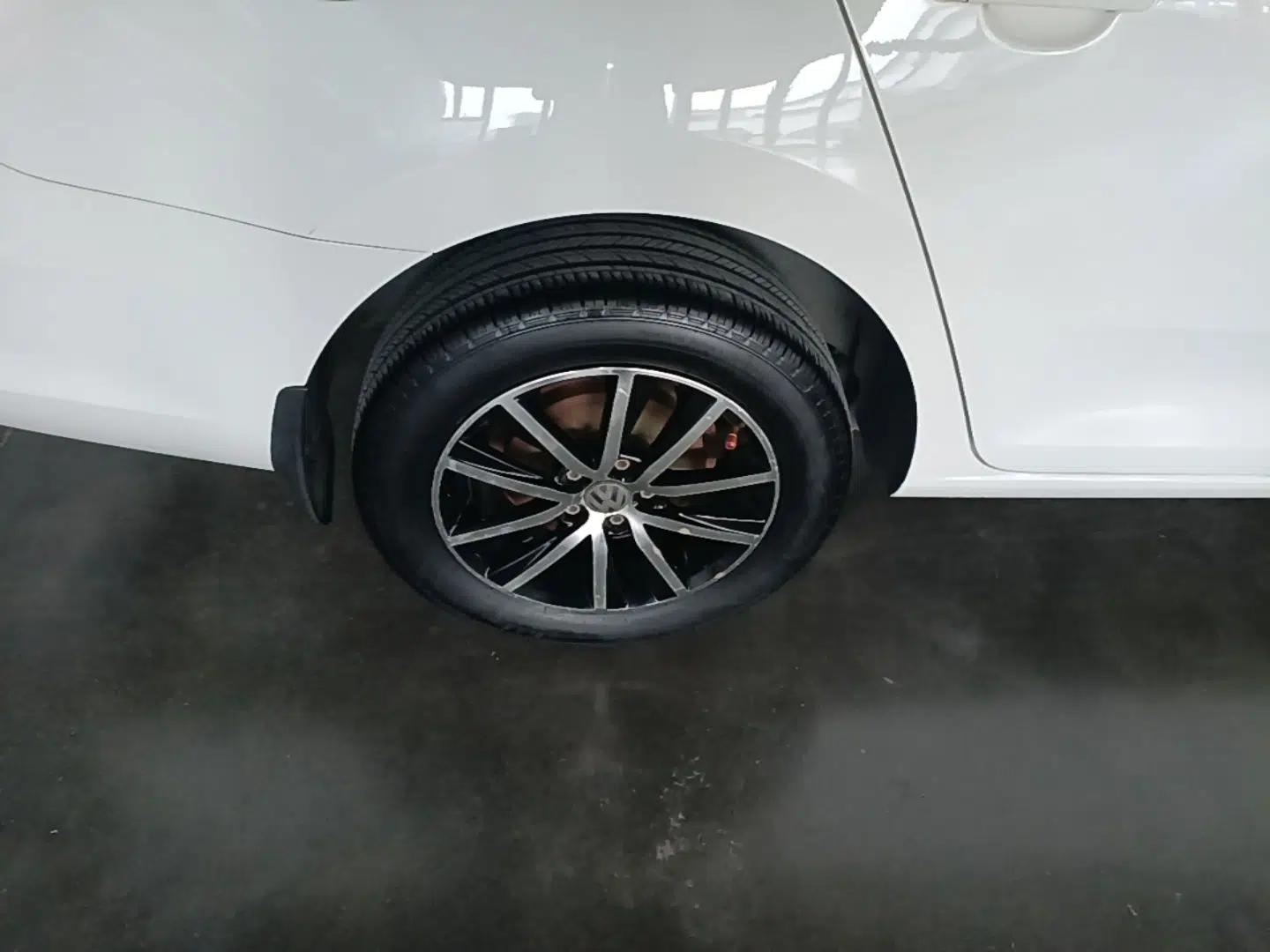 Volkswagen Santana 2016 1.6L Manual Fashion Edition — миниатюра 10