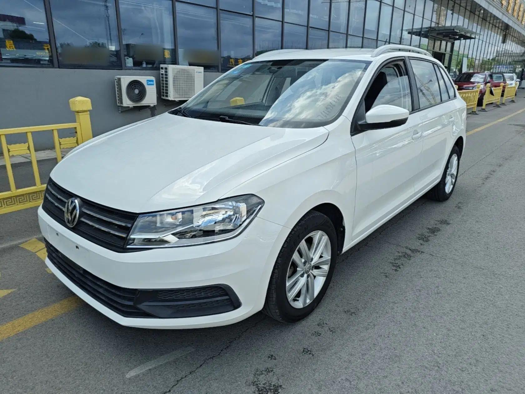 Volkswagen Santana 2017 HaoNa 1.4L Manual Fashion Edition — миниатюра 1