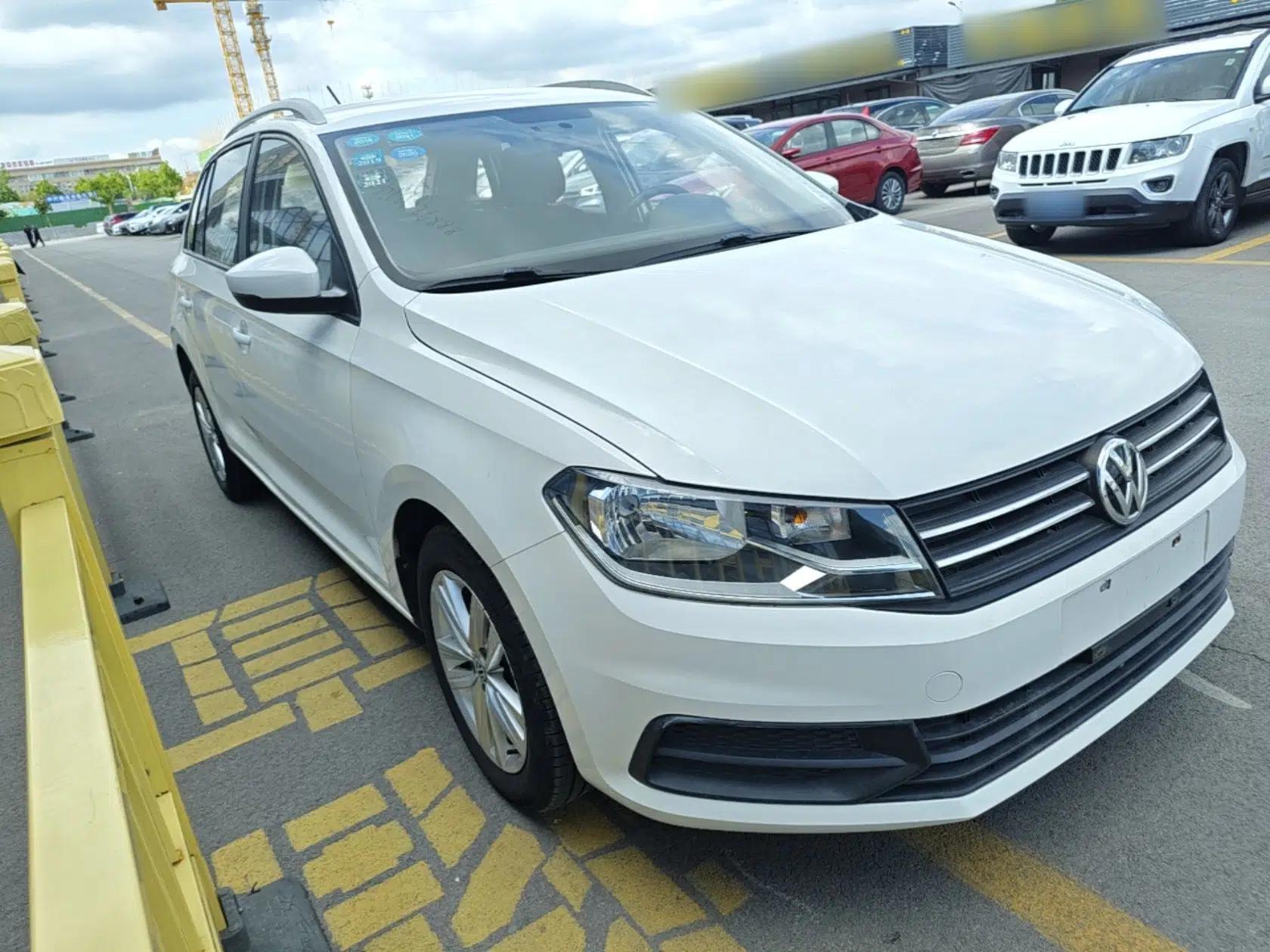 Volkswagen Santana 2017 HaoNa 1.4L Manual Fashion Edition — миниатюра 3