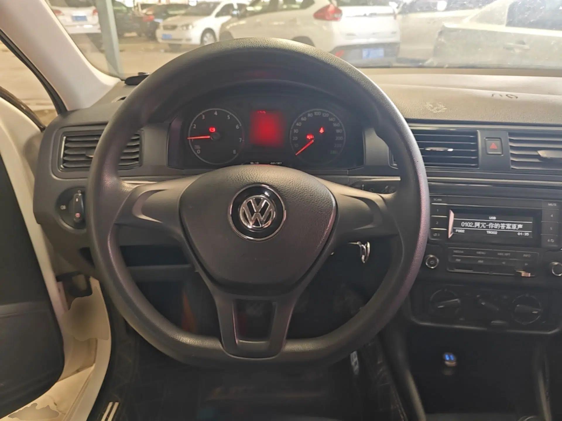 Volkswagen Santana 2016 1.6L Manual Fashion Edition — миниатюра 14