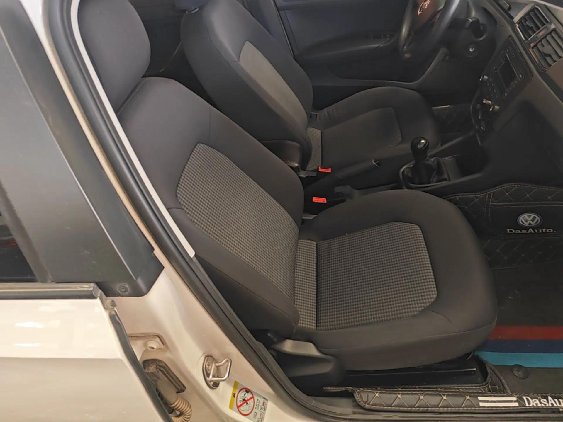 Volkswagen Santana 2016 1.6L Manual Fashion Edition — миниатюра 23