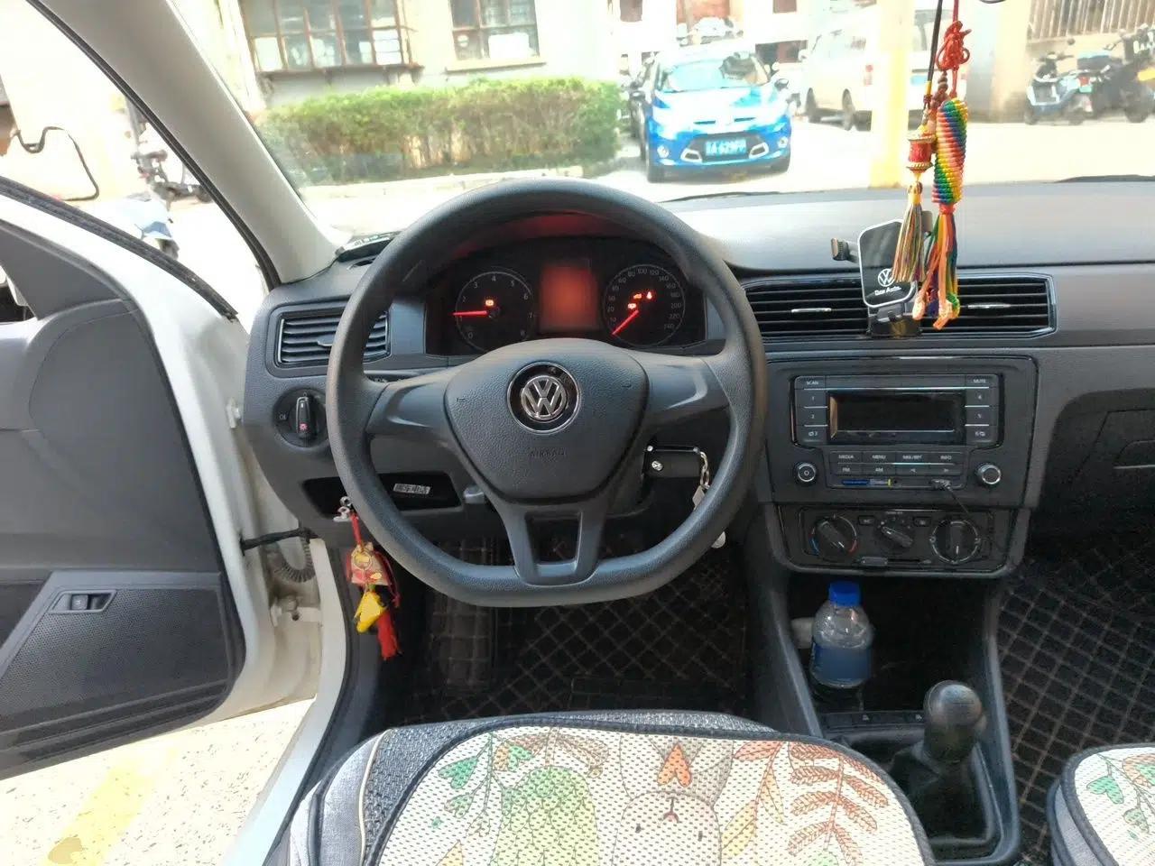 Volkswagen Santana 2021 1.5L Manual Fashion Edition — миниатюра 11