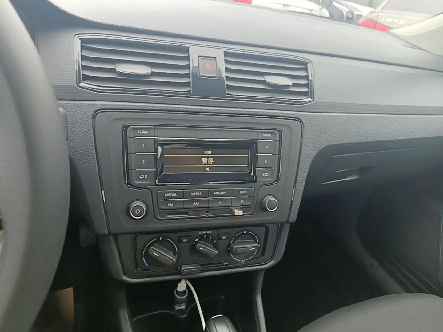 Volkswagen Santana 2019 1.5L Automatic Fashion Edition China VI — миниатюра 16