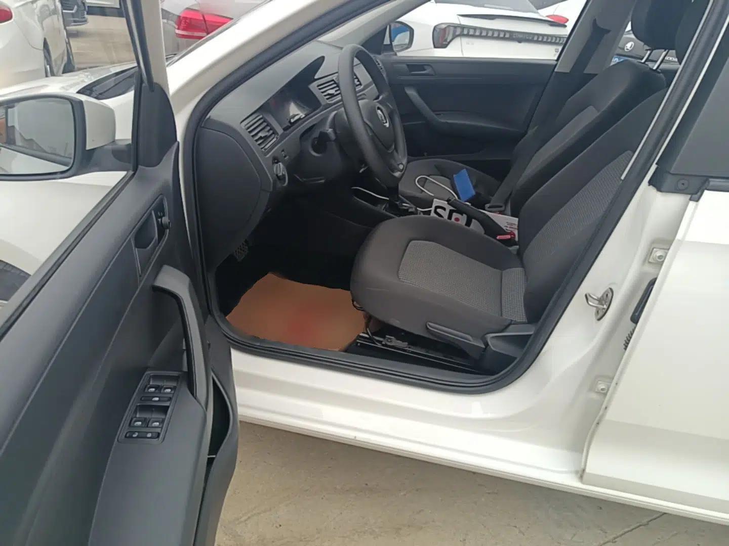 Volkswagen Santana 2019 1.5L Automatic Fashion Edition China VI — миниатюра 19