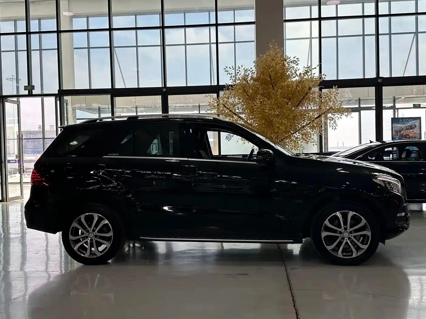 Imported Mercedes-Benz GLE 2017 GLE 400 4MATIC — миниатюра 4