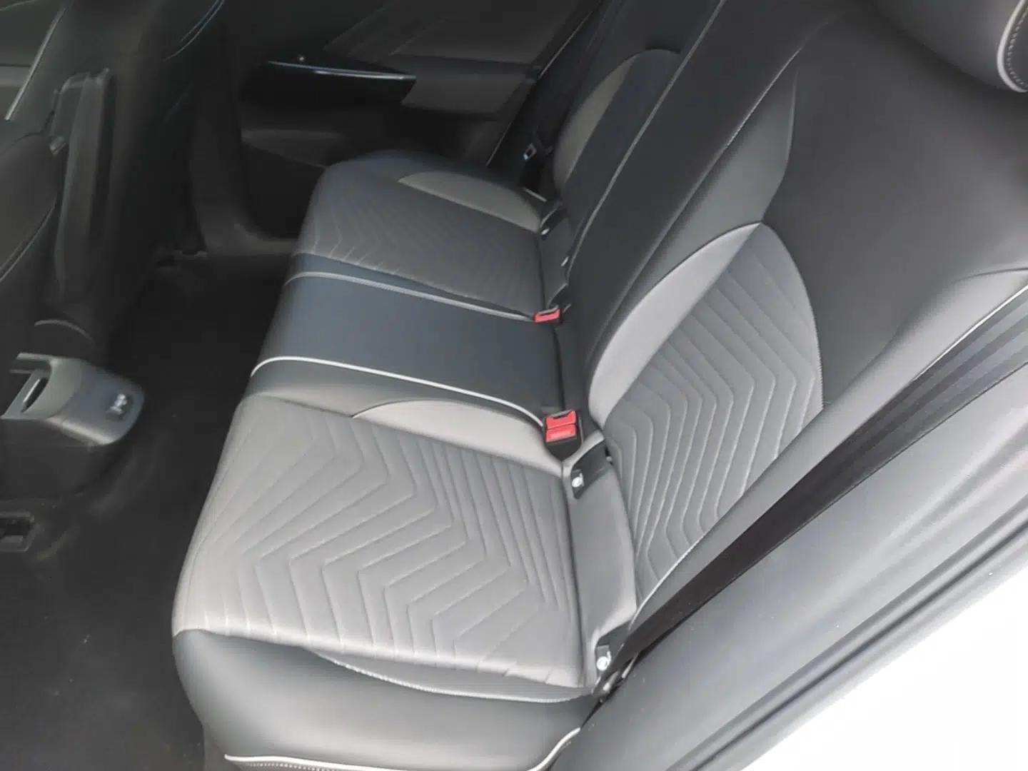 Volkswagen ID.3 2024 Outstanding Edition — миниатюра 20