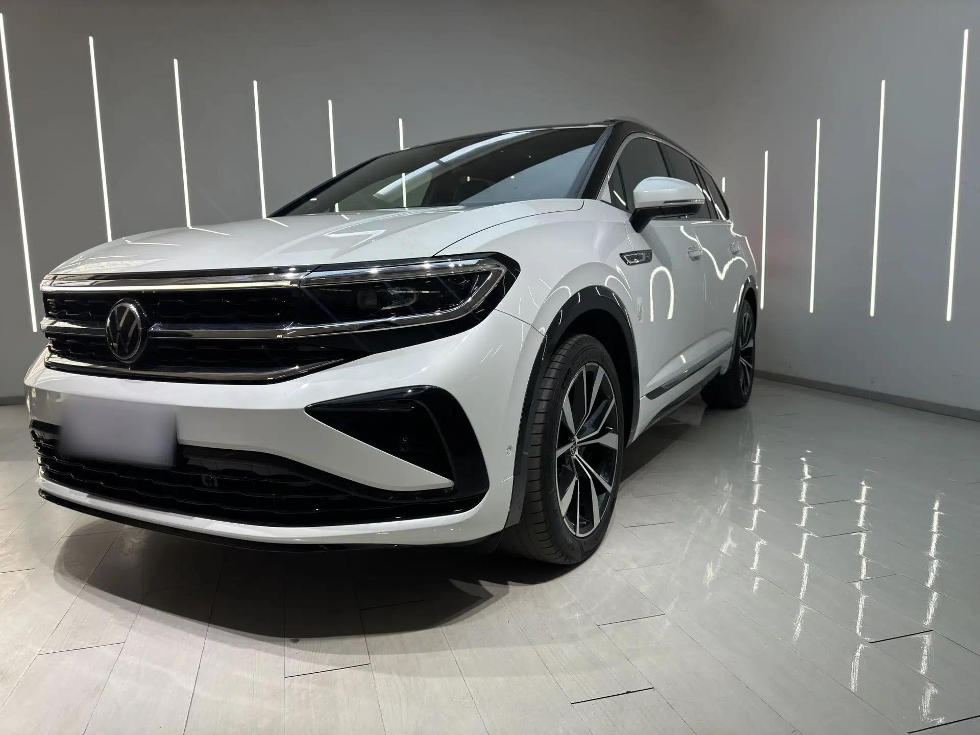 Volkswagen Talagon 2021 380TSI Four-Wheel Drive R-Line Touareg Edition — миниатюра 1