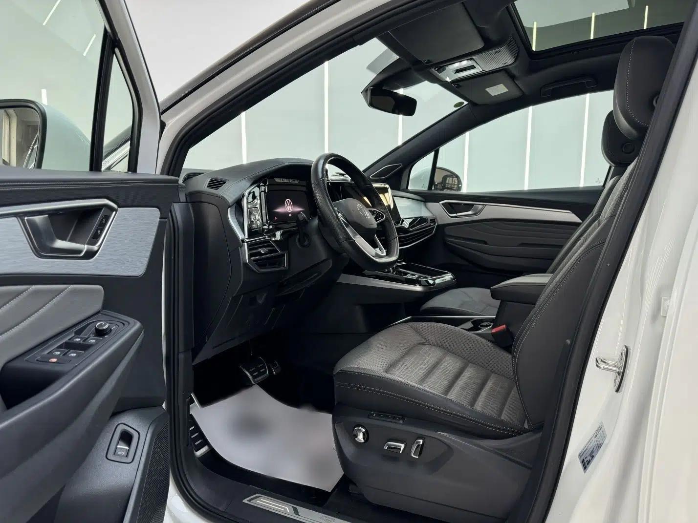 Volkswagen Talagon 2021 380TSI Four-Wheel Drive R-Line Touareg Edition — миниатюра 17