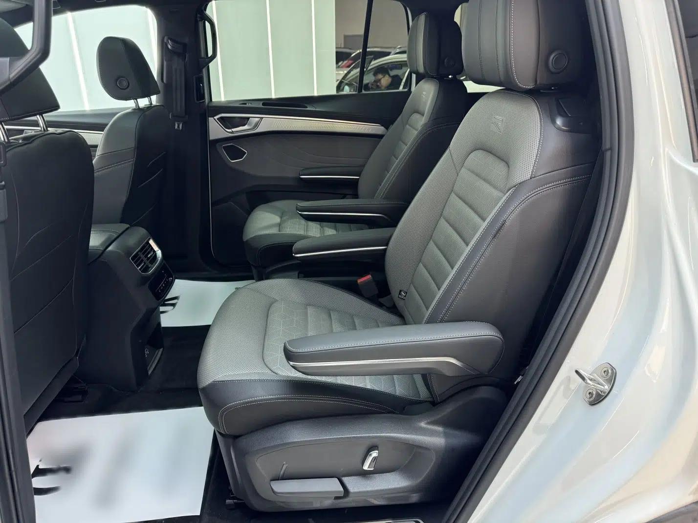 Volkswagen Talagon 2021 380TSI Four-Wheel Drive R-Line Touareg Edition — миниатюра 18