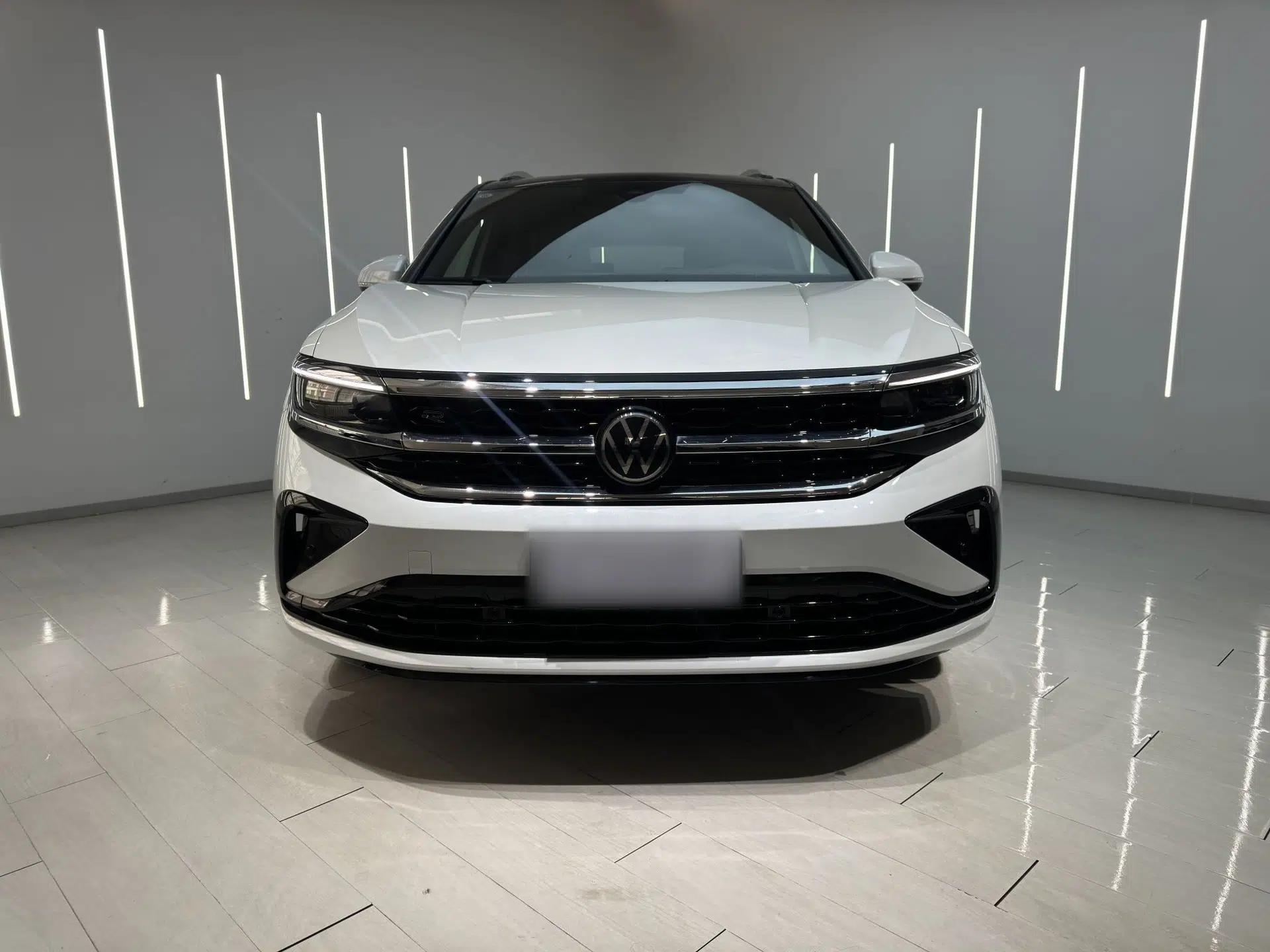 Volkswagen Talagon 2021 380TSI Four-Wheel Drive R-Line Touareg Edition — миниатюра 6