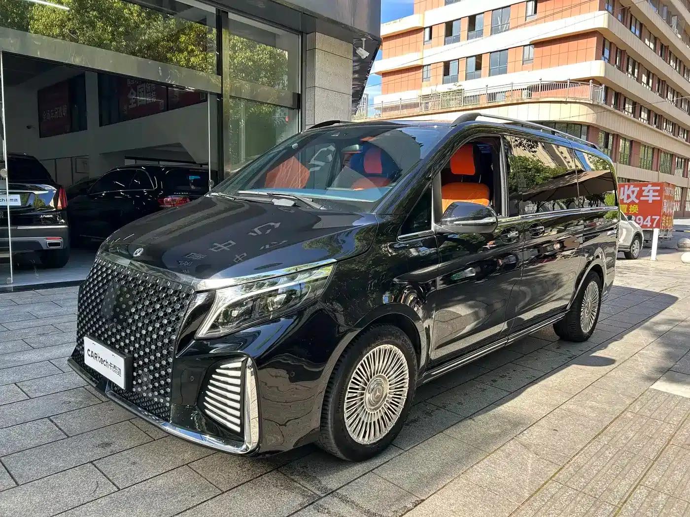 Mercedes-Benz V-Class 2022 V 260 Navigator Edition — миниатюра 1