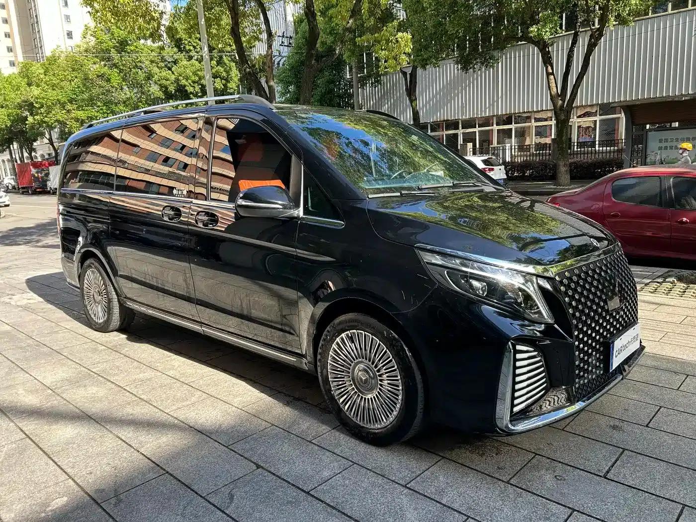 Mercedes-Benz V-Class 2022 V 260 Navigator Edition — миниатюра 11