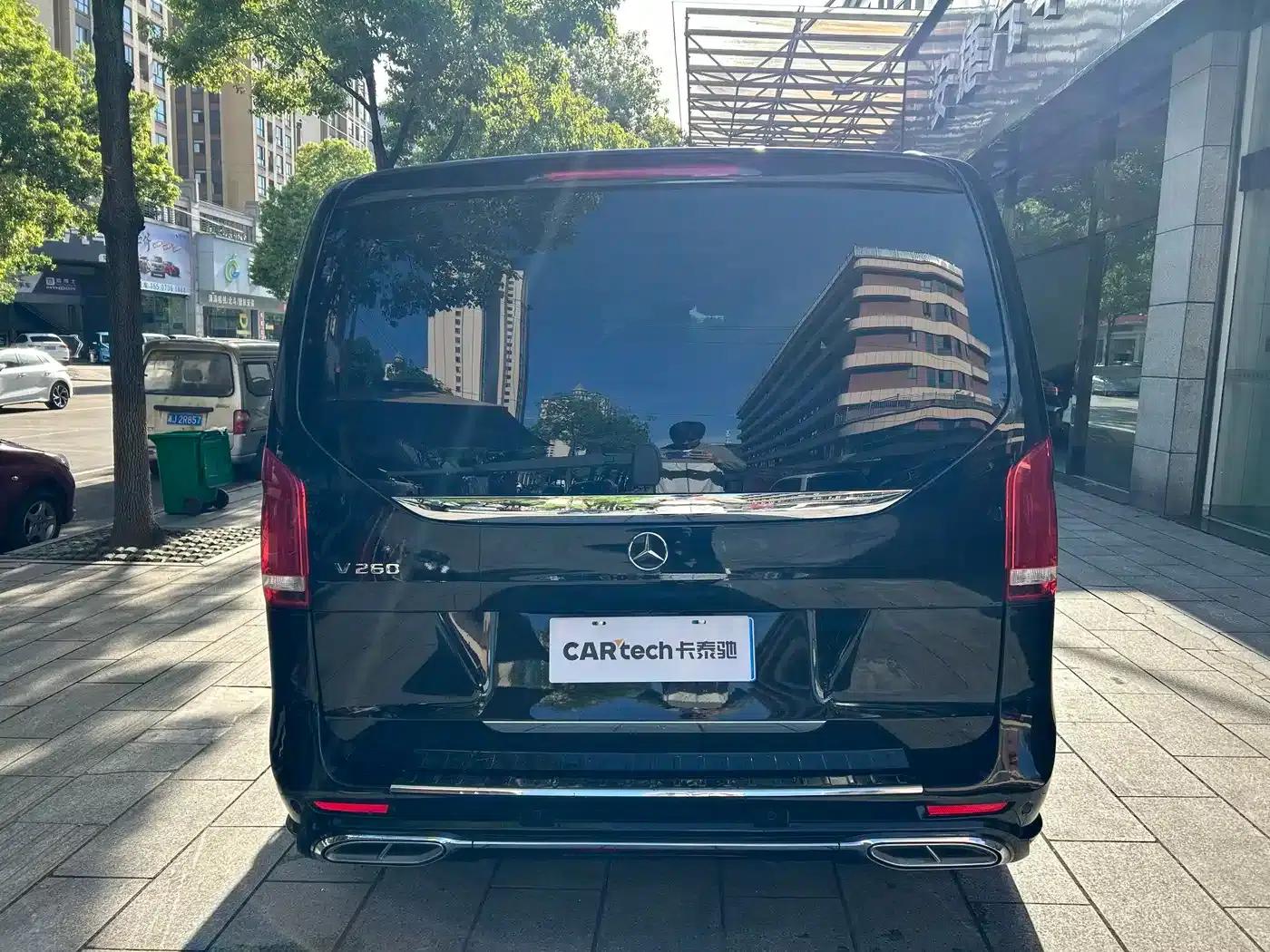 Mercedes-Benz V-Class 2022 V 260 Navigator Edition — миниатюра 3