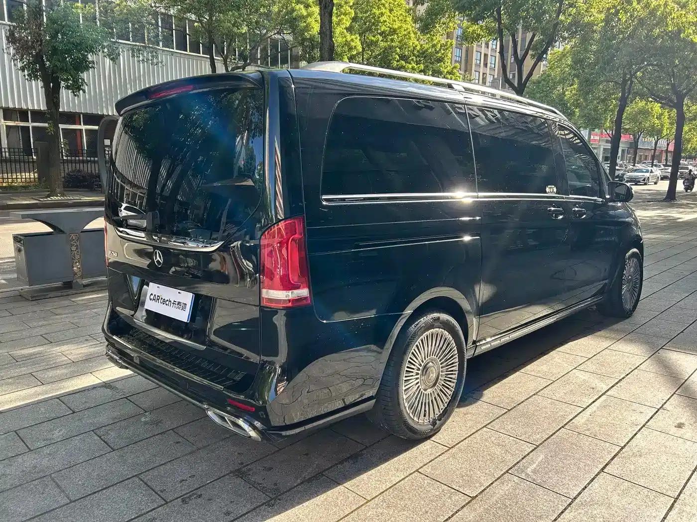 Mercedes-Benz V-Class 2022 V 260 Navigator Edition — миниатюра 4