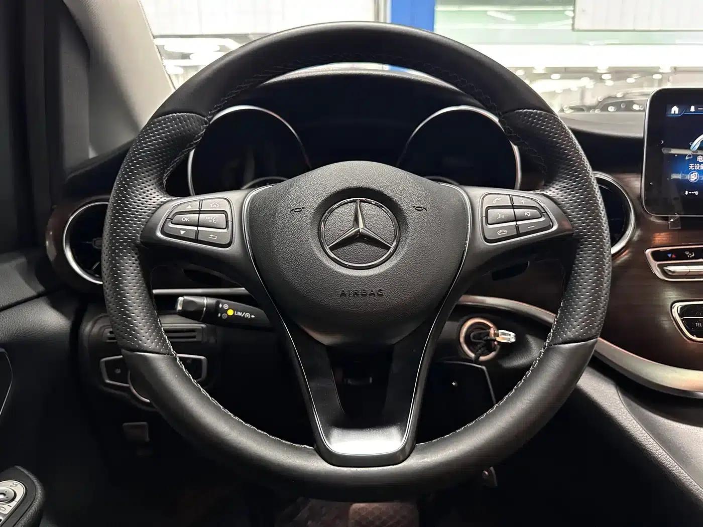 Mercedes-Benz V-Class 2020 V 260 Navigator Edition — миниатюра 12