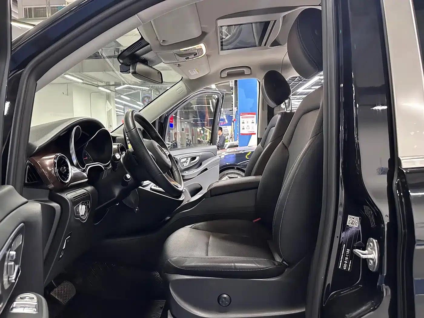 Mercedes-Benz V-Class 2020 V 260 Navigator Edition — миниатюра 8