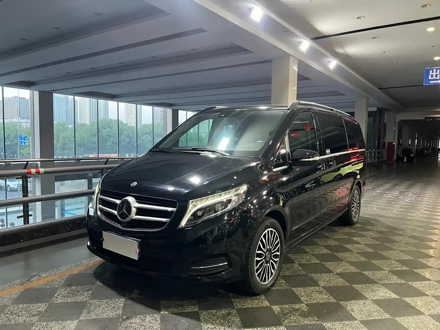 Mercedes-Benz V-Class 2017 V 260 Premium Edition — миниатюра 2