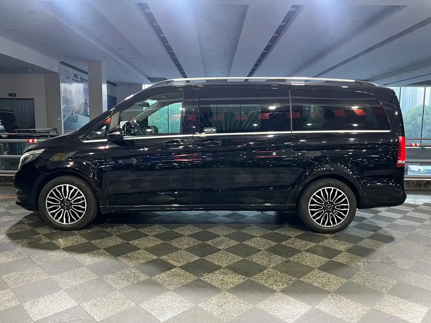 Mercedes-Benz V-Class 2017 V 260 Premium Edition — миниатюра 3