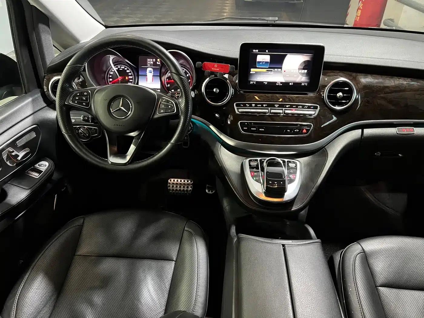 Mercedes-Benz V-Class 2017 V 260 Premium Edition — миниатюра 8