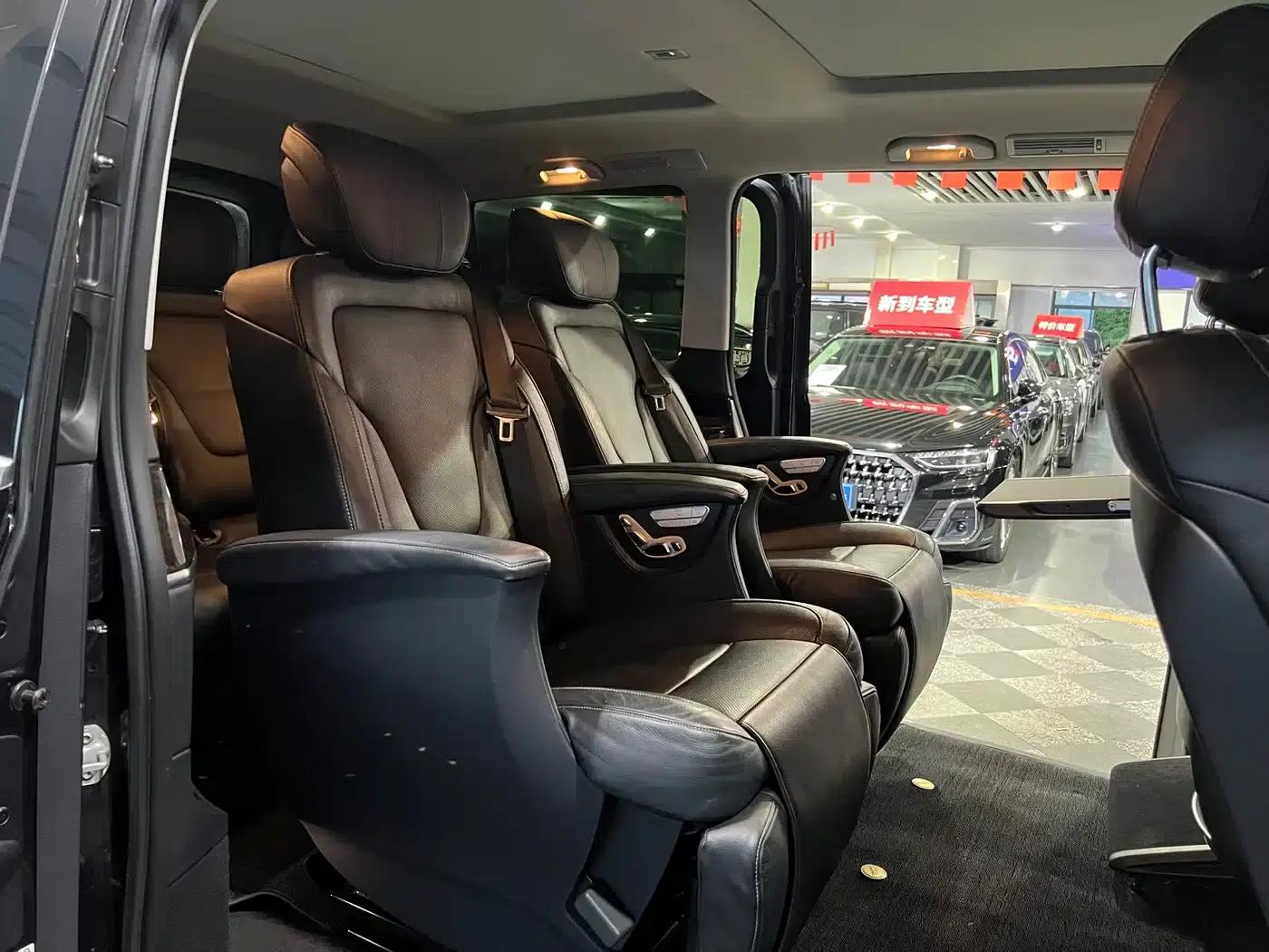 Mercedes-Benz V-Class 2017 V 260 Premium Edition — миниатюра 10
