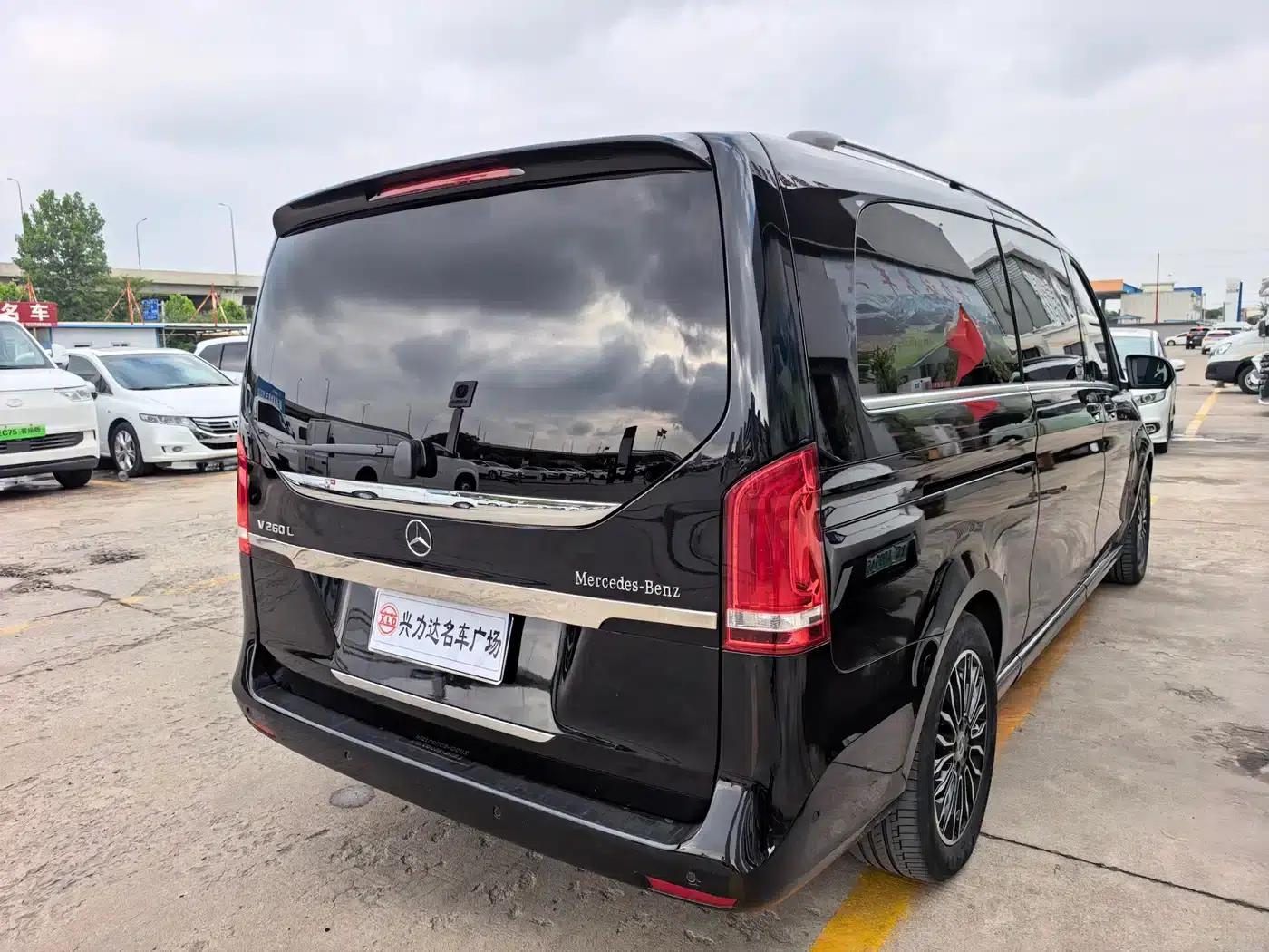 Mercedes-Benz V-Class 2018 V 260 L Premium Extended Edition (China VI Emission Standard) — миниатюра 3