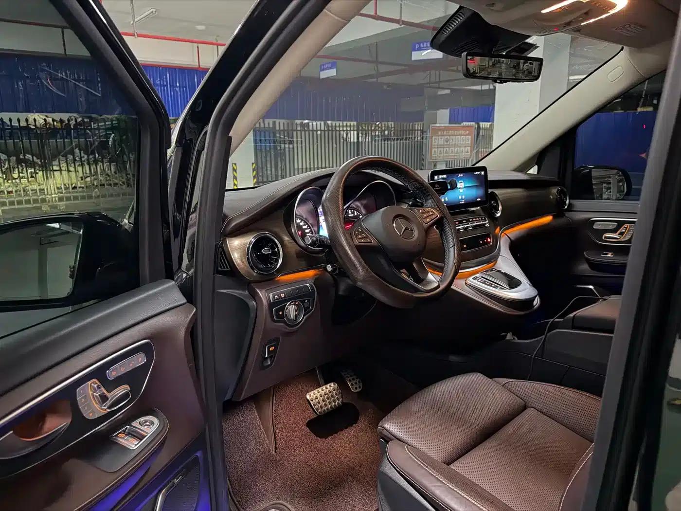 Mercedes-Benz V-Class 2022 V 260 L Long Wheelbase Luxury Edition — миниатюра 9
