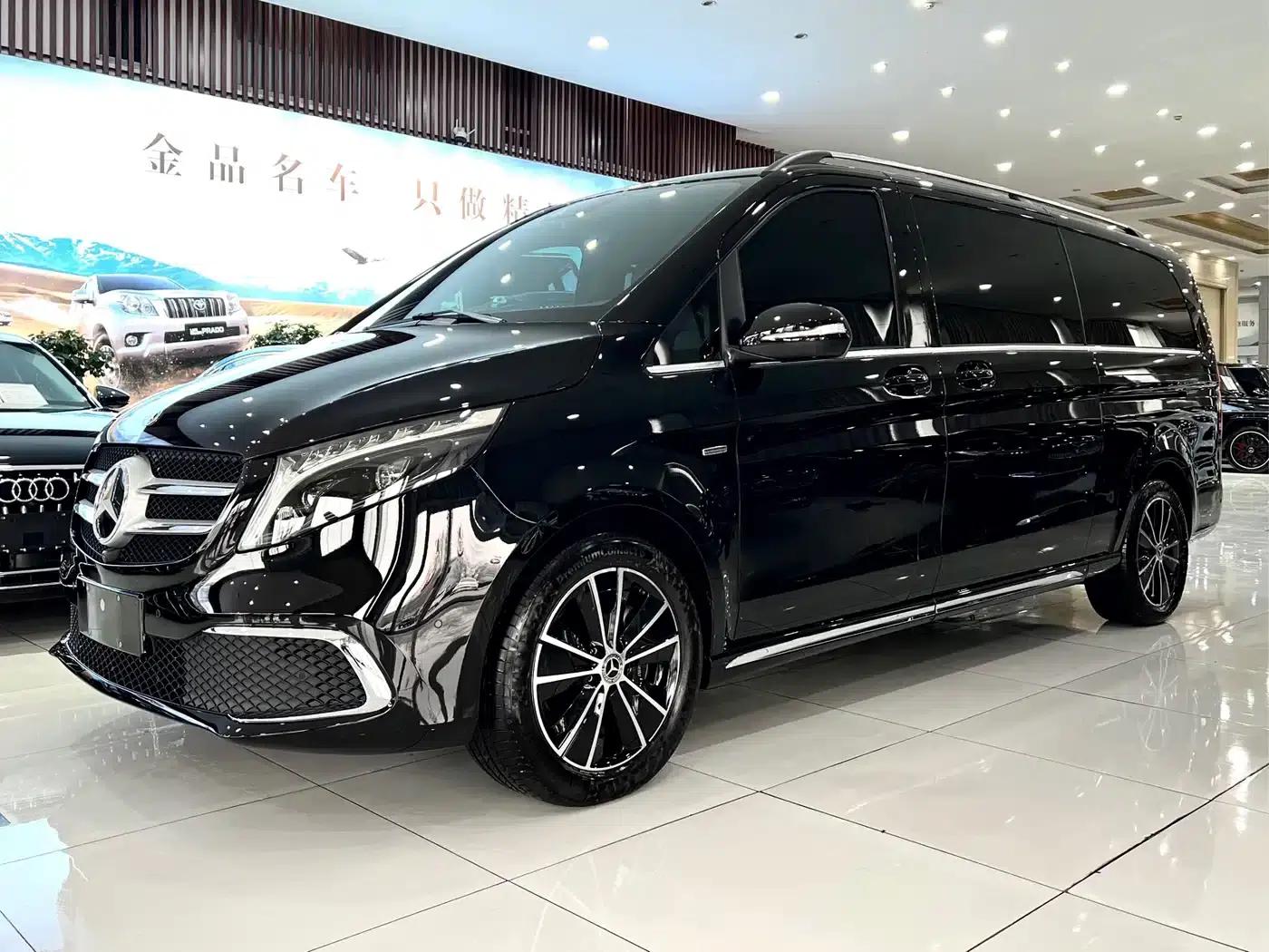 Mercedes-Benz V-Class 2022 V 260 L Long Wheelbase Premium Edition — миниатюра 2