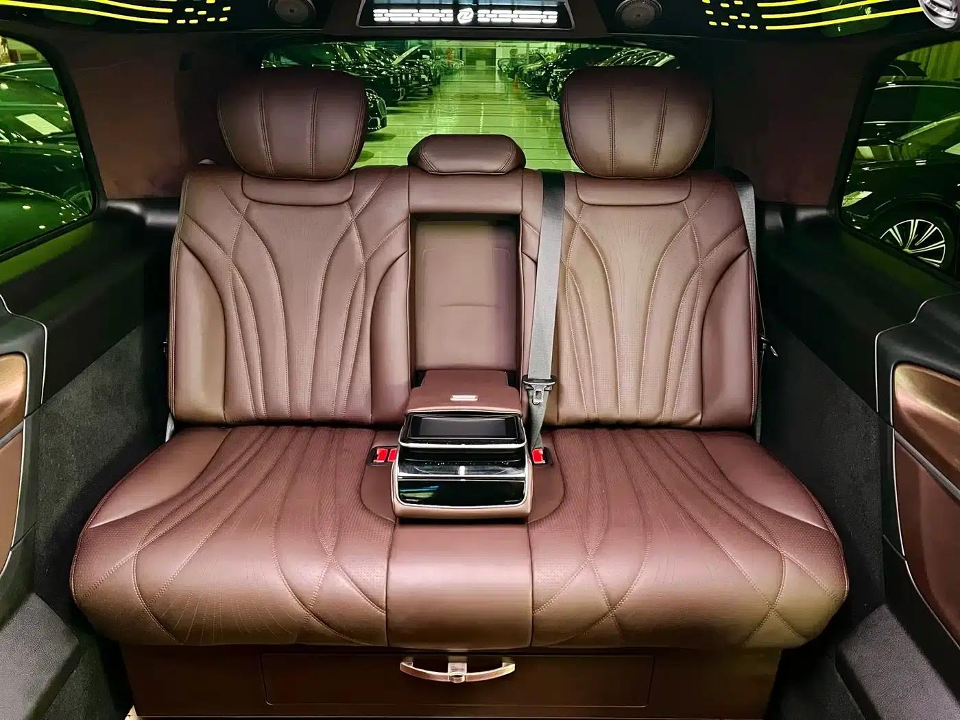 Mercedes-Benz V-Class 2022 V 260 L Long Wheelbase Premium Edition — миниатюра 11